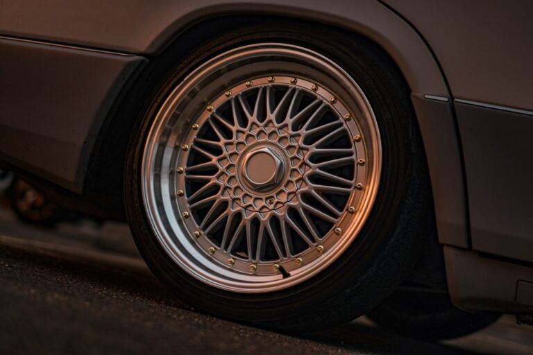 Ultimate Guide to Choosing the Right Car Accessories Online